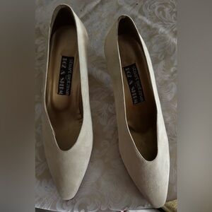 Stuart Weitzman Women's Cream Suede Heels. Brand new never worn.